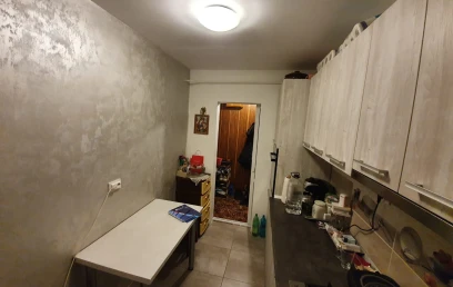 Apartament de vanzare 3 camere  semidecomandat  Mircea cel Batran 145580